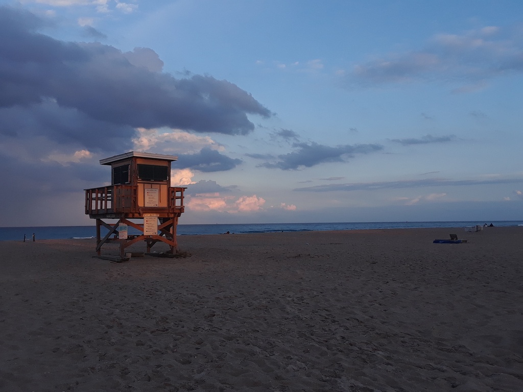 Weekly Rental - Room with shared bathroom - WPB, FL -